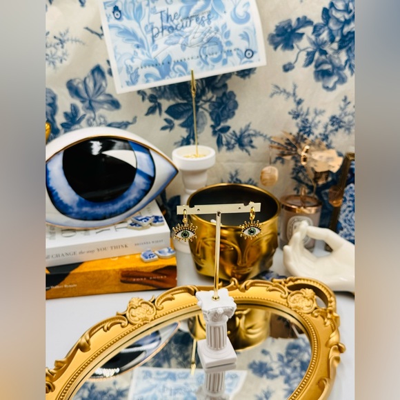 🆕 KURT GEIGER LONDON 🧿 NWOT Evil Eye Huggie Earrings - Picture 2 of 16